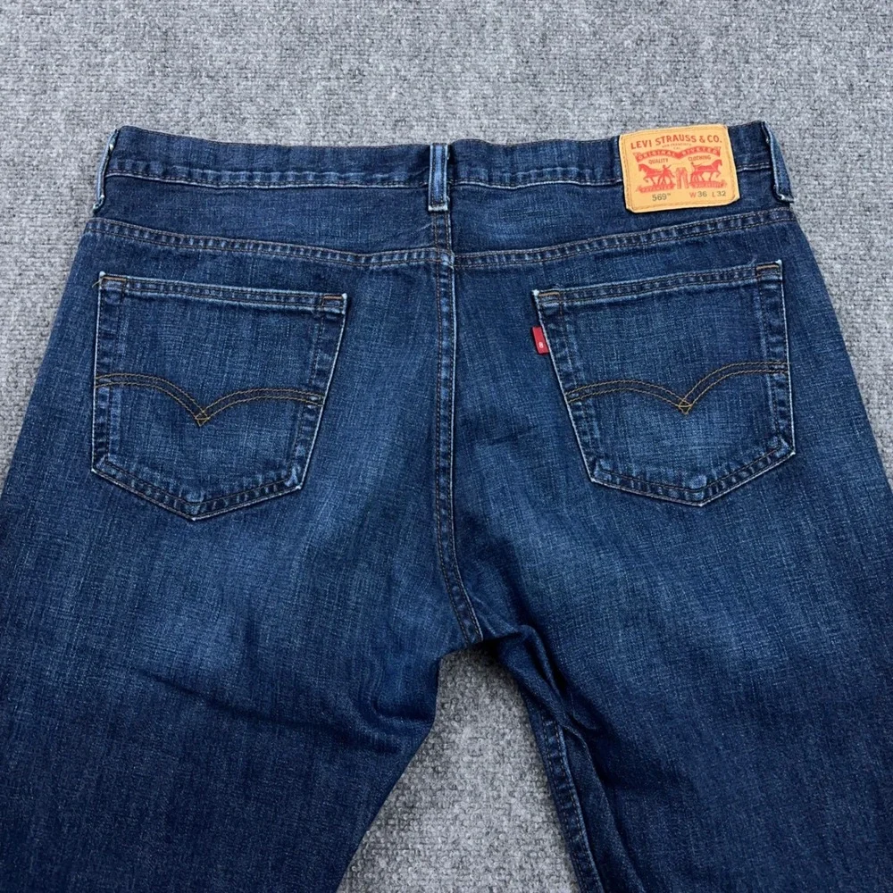 Levi's‎ 569 Jeans Men's 36x32 FITS 38 Loose Straight Dark Wash Denim 100% Cotton